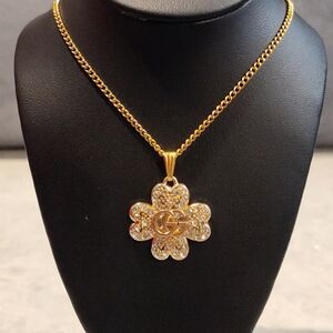 GUCCI GG 18K GOLD PLATED FOUR LEAF CLOVER PENDANT ON 18K GOLD PLATED NECKLACE